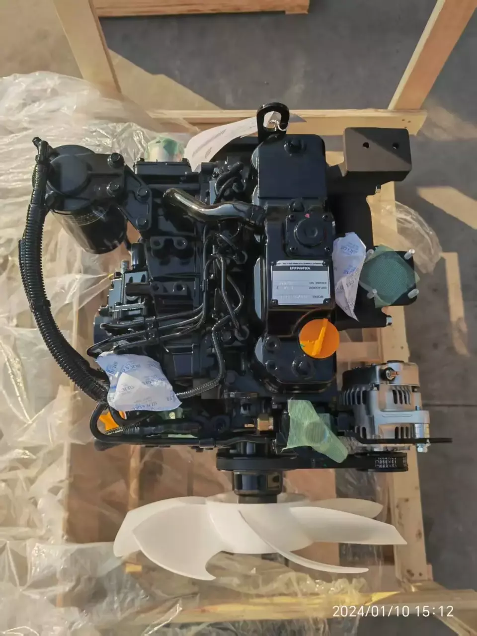 Двигатель первой комплектации Yanmar 3TNV88-BDFFC